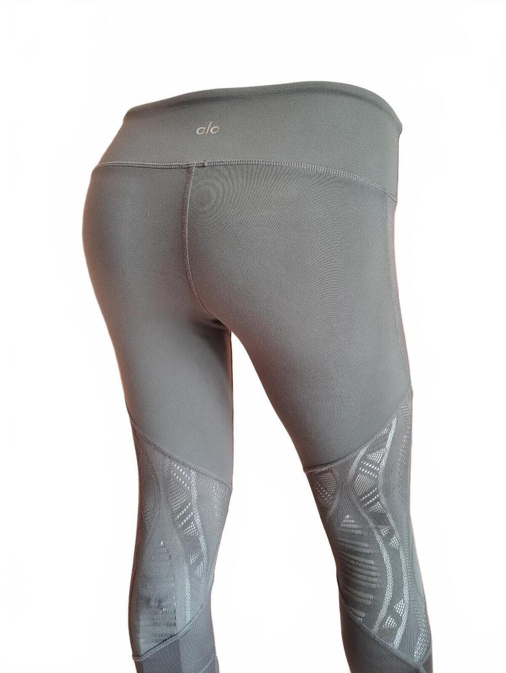 ALO Women's Gray Athletic Pants size Small EUC